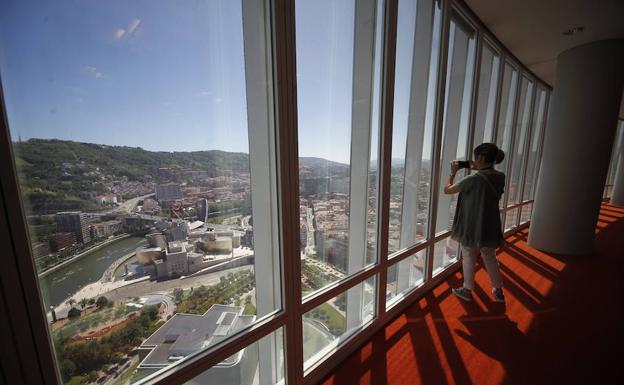 «Desde aquí arriba Bilbao parece una maqueta»