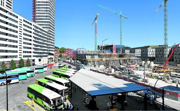 La quinta torre de Garellano vende sobre plano el 83% de sus 166 pisos