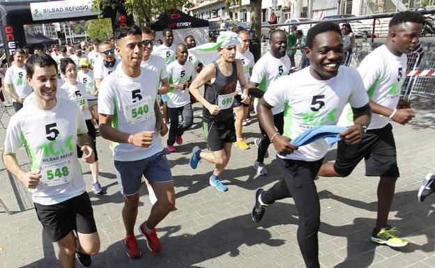 La carrera por los refugiados recuerda en Bilbao que «la llegada no es fácil»