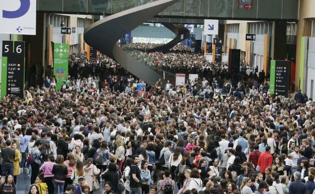 ESK critica la «incoherencia» de Osakidetza al insistir en personarse en la causa que investiga el fraude en la OPE
