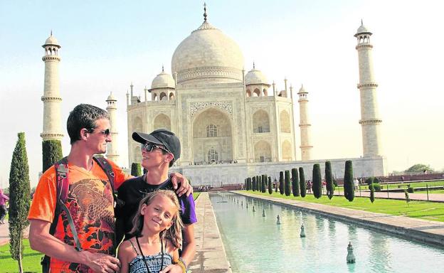 La familia vizcaína que recorre el mundo: «Volver a casa es una depresión postvacacional a lo 'heavy'»