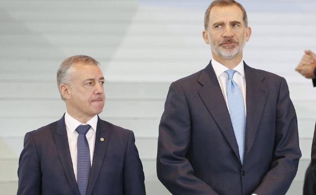 El Rey cancela su viaje a Bilbao para iniciar los contactos con los partidos políticos