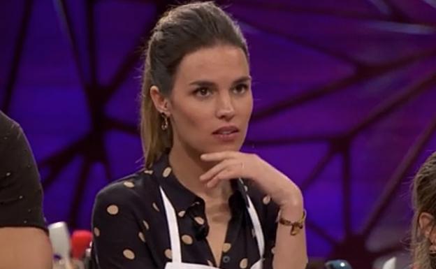 Aitana, la concursante vasca de Masterchef, se viste de tiros largos en la cocina