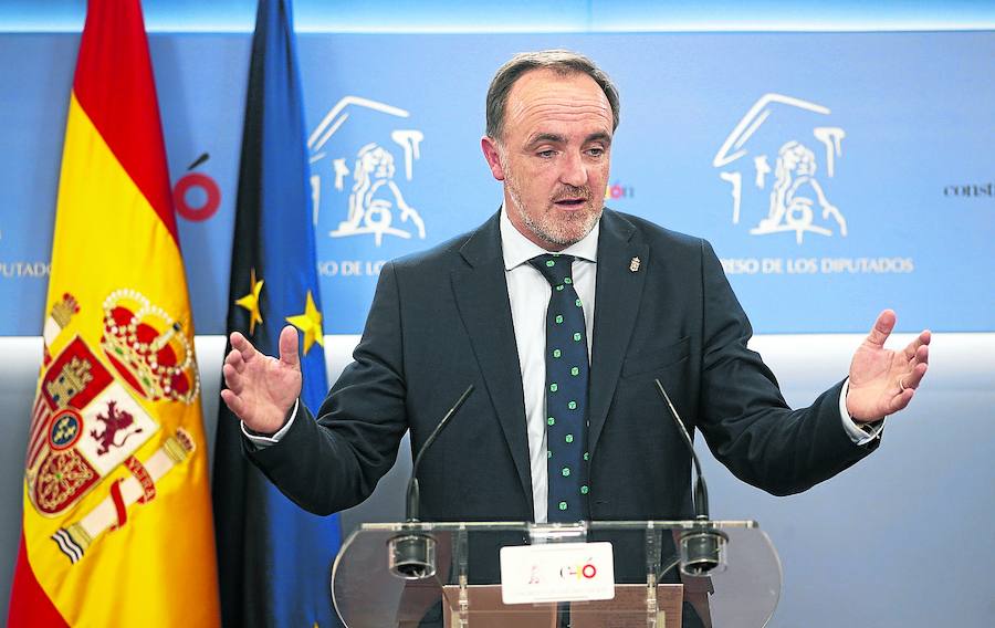 UPN ofrece facilitar la investidura de Sánchez si los socialistas no plantan batalla en Navarra