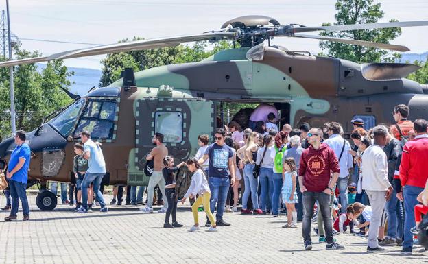 La base militar de Araca se abre a la sociedad