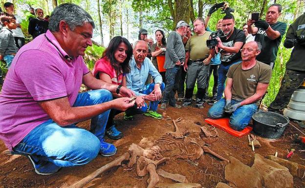 Erkoreka vincula «concordia y memoria» en la exhumación de un gudari en Bizkaia