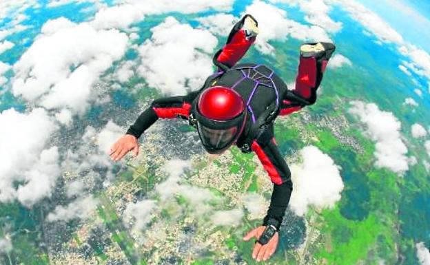 Tirarse sin paracaídas