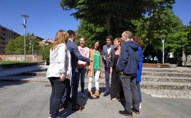 El PNV, dispuesto a valerse de su pacto con el PSE para arrebatar alcaldías a Bildu