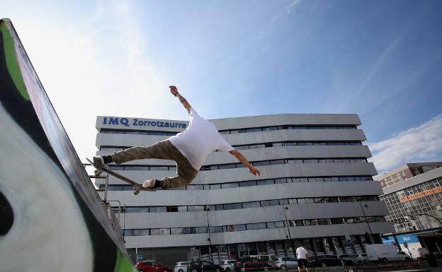 Guerra en el IMQ con armamento moderno