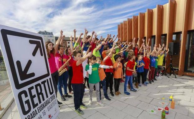 Dena prest Araba Euskaraz ospatzeko