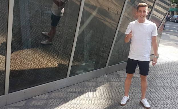 Iñigo Muñoz, ex del Bilbao Athletic: «Mi idea es salir fuera, me va a venir bien para madurar»