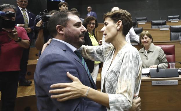 El jeltzale Unai Hualde presidirá el Parlamento de Navarra y EH Bildu entra en la Mesa