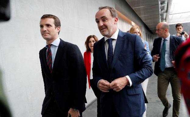 Casado: «Sánchez no puede vender Navarra a quienes han justificado 800 asesinatos»