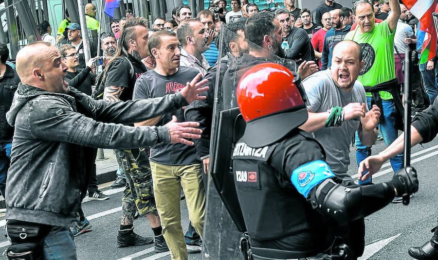 Las centrales del metal amenazan con más huelgas y la patronal insta al diálogo