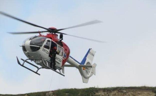 Evacuado en helicóptero un escalador accidentado en Egino