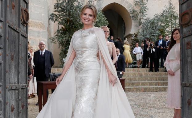 Ainhoa Arteta, la novia que no vistió de blanco y confió en el diseño vasco