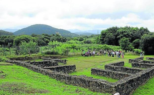 Urdaibai anima a viajar a sus orígenes