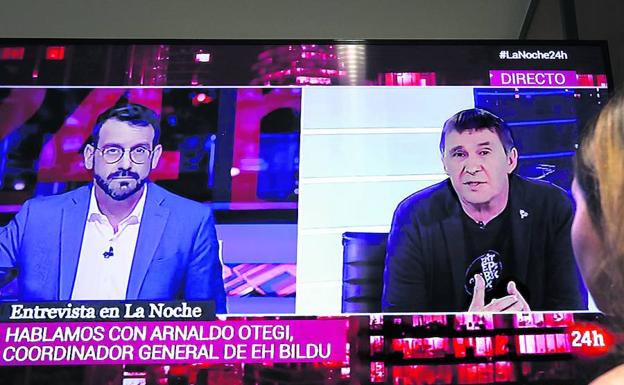 La primera entrevista a Otegi en TVE desata una tormenta política y desaira a las víctimas