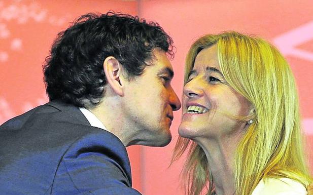 Rementeria afronta hoy su investidura con un pacto de Gobierno renovado con el PSE