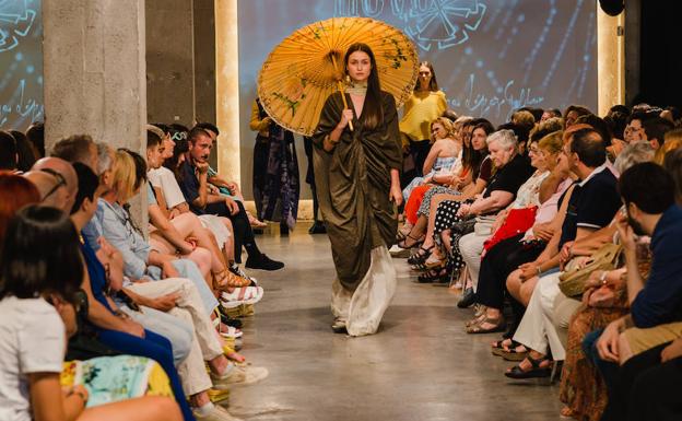 Las promesas de la moda en Bizkaia derrochan talento en la pasarela