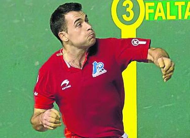 Erik Jaka reclama el protagonismo y amarga la tarde a Altuna III en Mungia