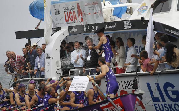 Santurtzi se doctora en aguas de Lekeitio