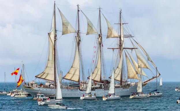 El 'Juan Sebastián Elcano' agitará la costa vasca antes de abrir al público en Getxo