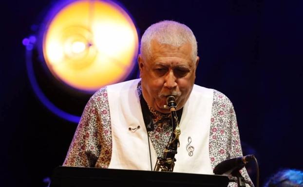 ¡Hola, don Paquito!