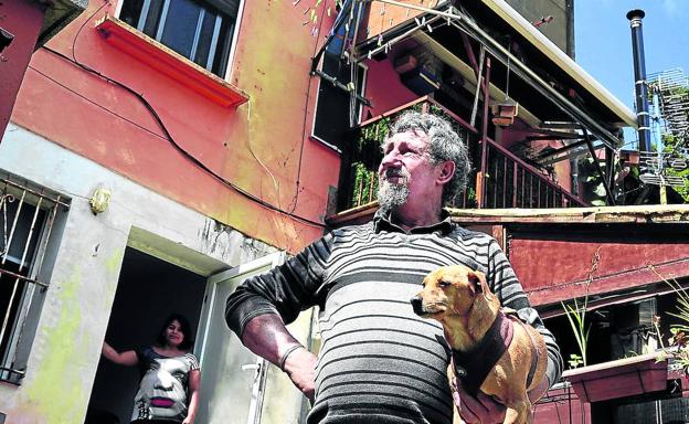 Bilbao renuncia a tirar más de 200 viviendas en los barrios altos y mejorará sus accesos