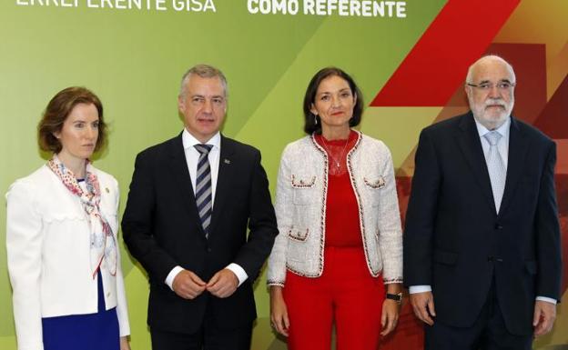 La ministra de Turismo pone de ejemplo el modelo vasco porque «integra lo distinto»