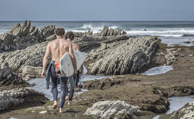 Sopela acoge a más de 70 surfistas adaptados internacionales