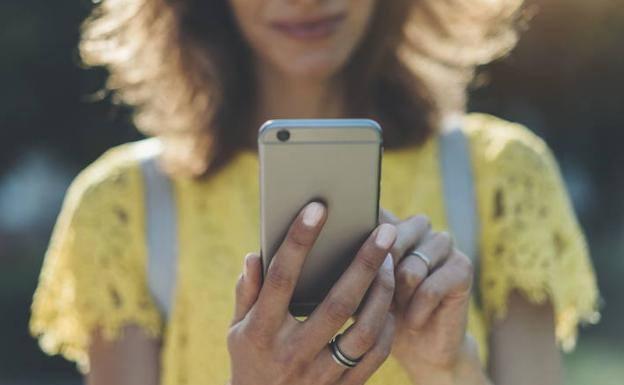 Barakaldo lanza una aplicación de móvil antiagresiones que alerta a la Policía Municipal