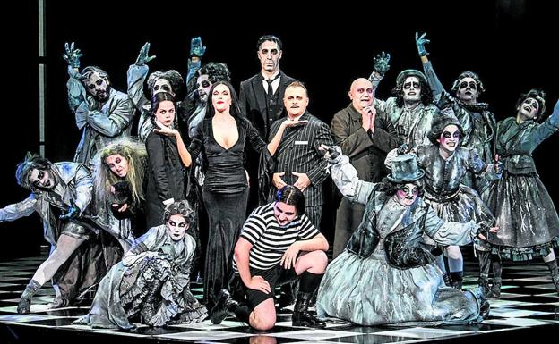 La familia Addams se muda al Principal