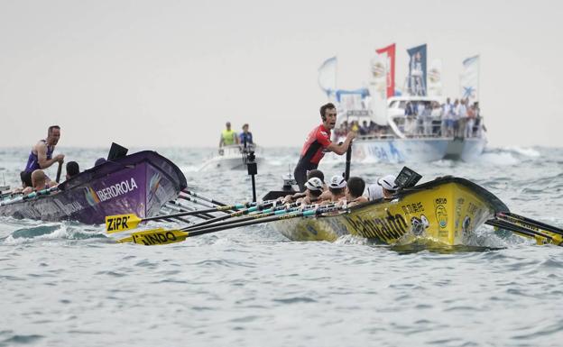 Bautismo triunfal para la nueva 'San Nikolas'