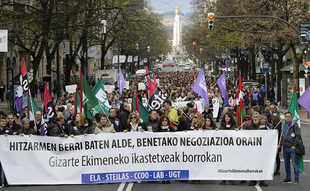 Los sindicatos de los colegios concertados retrasan la decisión de convocar un paro indefinido