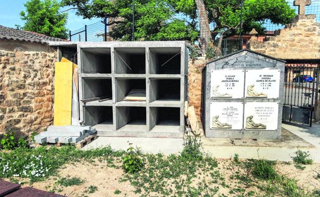 Páganos, sin sitio en su cementerio