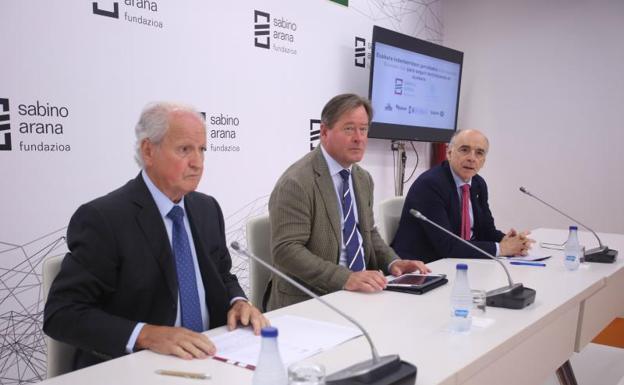 El consejero Bingen Zupiria alerta del perjuicio de que la lengua se convierta en objeto de confrontaciones políticas