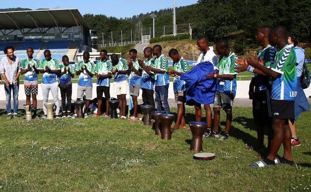 Buscan a dos menores de Sierra Leona huidos tras participar en un torneo de fútbol de San Sebastián