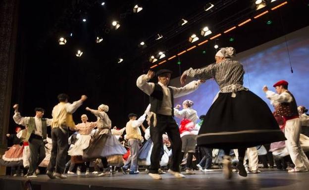 El grupo galdakoztarra Andra Mari bailará en Cerdeña la próxima semana