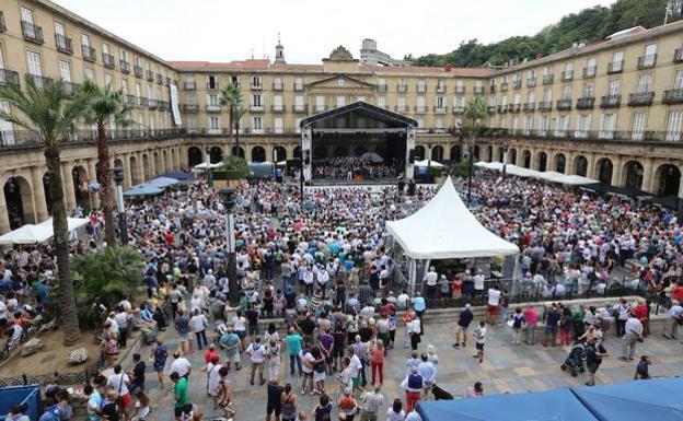 Ritmos latinos, flamenco, reggae y swing, entre los conciertos para la Plaza Nueva