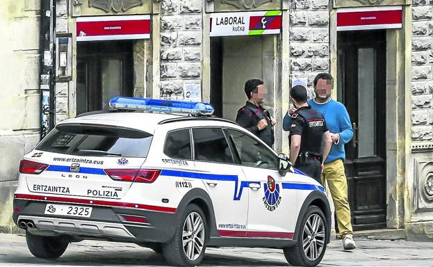 Detienen en Gipuzkoa a los tres atracadores de la sucursal de Salvatierra