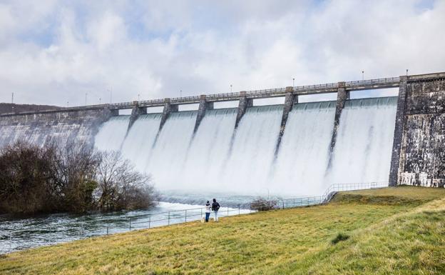 Los embalses vascos, un 7,6 % más vacíos que hace un año