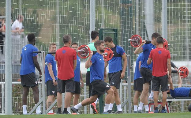 Ocho entrenamientos, dos partidos y un día de descanso en Alemania