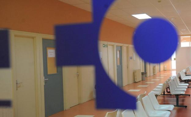 Detenido tras encerrarse con un cuchillo en un baño del ambulatorio de Doctor Areilza