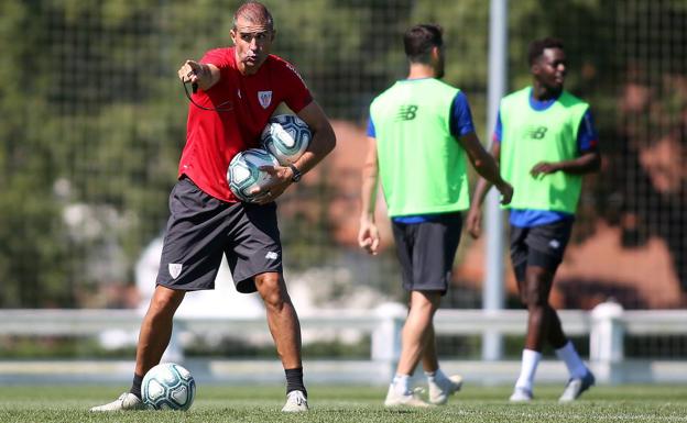 Garitano enseña sus primeras cartas