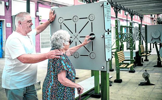 Mari Paz, Yolanda y Arturo se han conocido jugando aquí