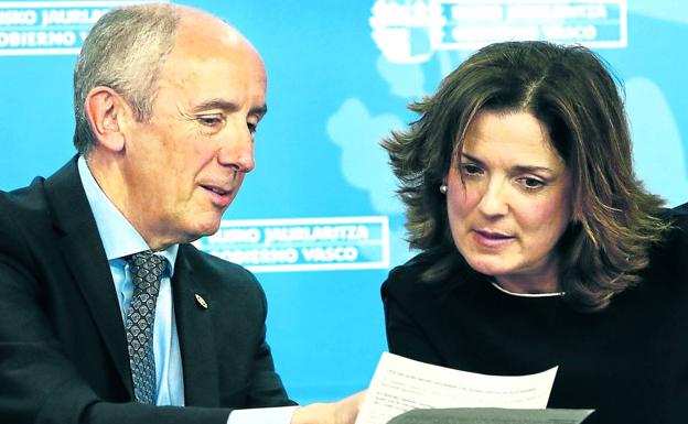 El Gobierno cree que el decreto mejorará la atención y el bienestar en las residencias de mayores