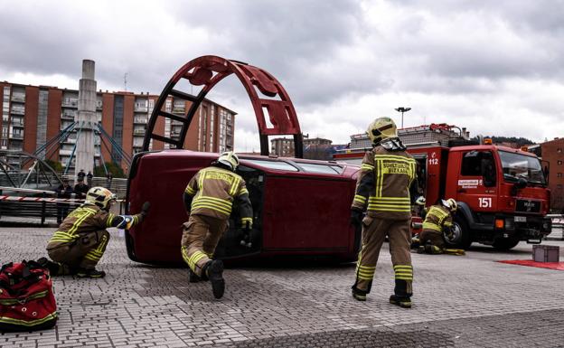 Los Bomberos de Bizkaia modernizan su flota con 20 vehículos y 7 millones de inversión