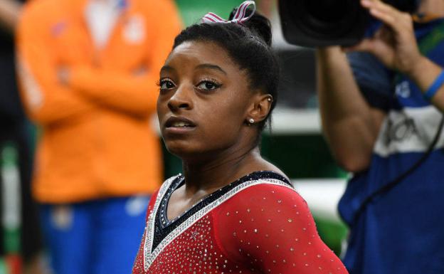 «Soy fuerte, lo superaré, pero es difícil», afirma Simone Biles recordando los abusos sexuales que sufrió durante años