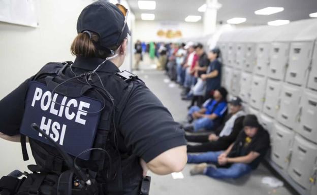 La Policía deja en libertad a la mitad de los detenidos en la redada en Misisipi